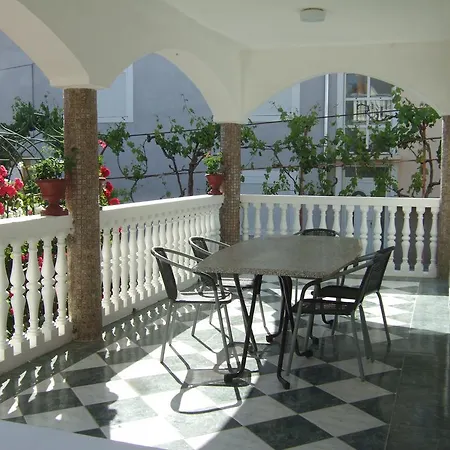 Apartmani Kod Rade Pakostane Exterior photo