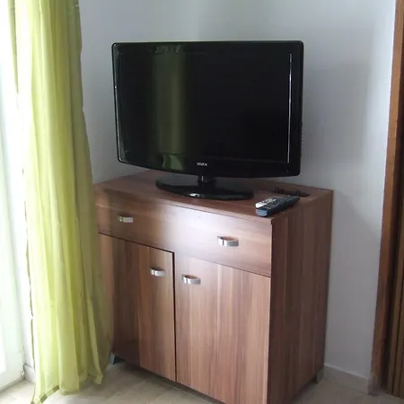 Apartmani Kod Rade Pakostane Exterior photo