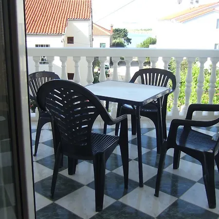 Apartmani Kod Rade Pakostane Exterior photo