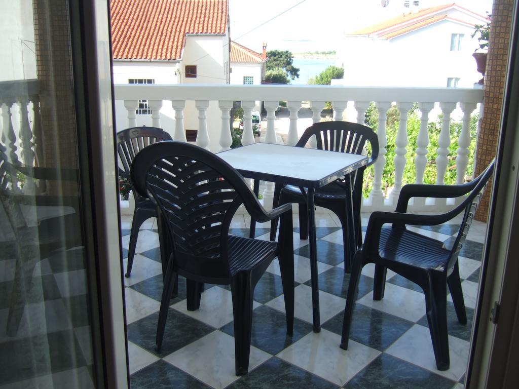 Apartment Apartmani Kod Rade Pakostane