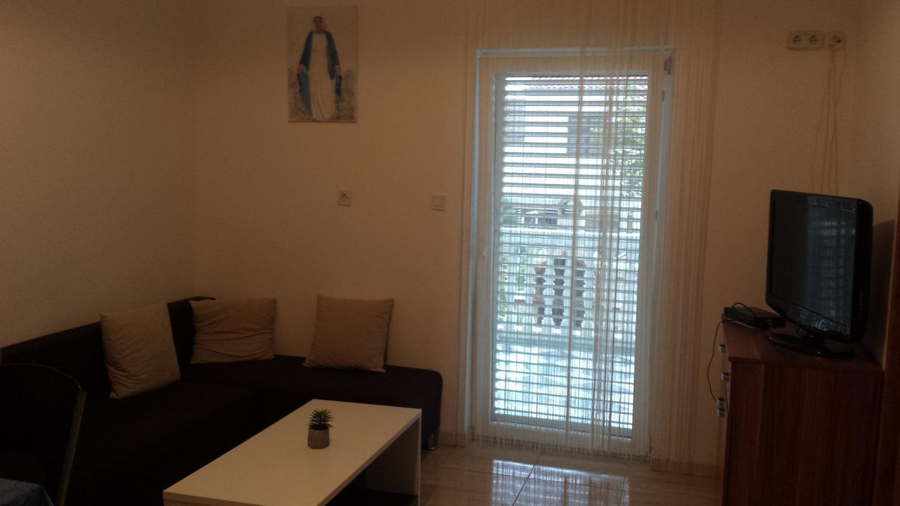 Apartment Apartmani Kod Rade *