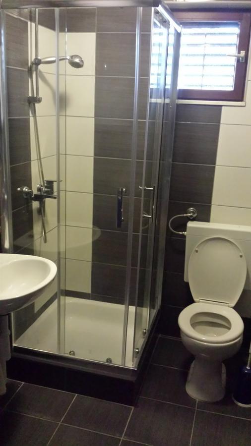 Apartmani Kod Rade * Pakostane
