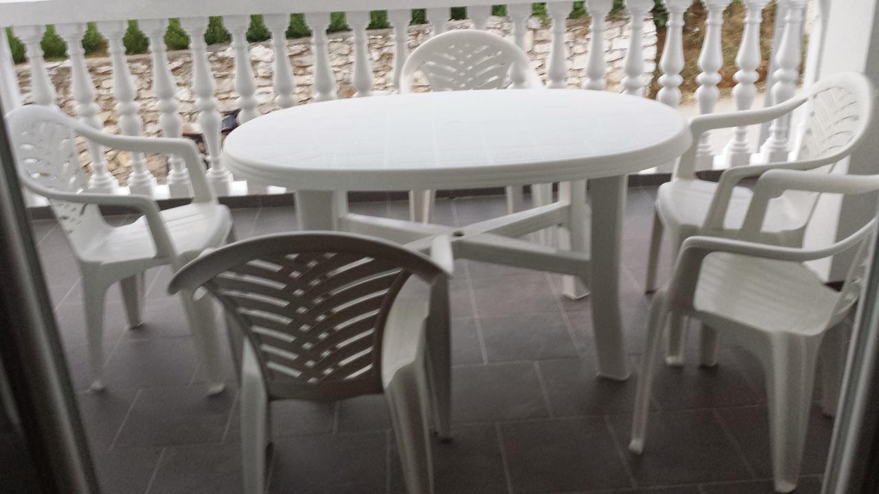 Apartmani Kod Rade Pakostane